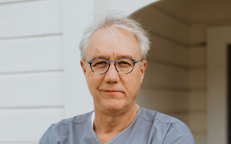 Andrew Cautley LEAD PROSTHODONTIST (1)