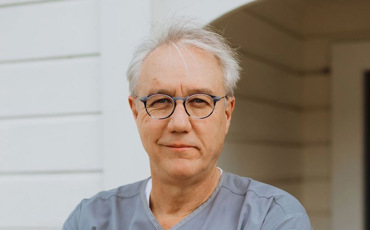 Andrew Cautley LEAD PROSTHODONTIST (1)